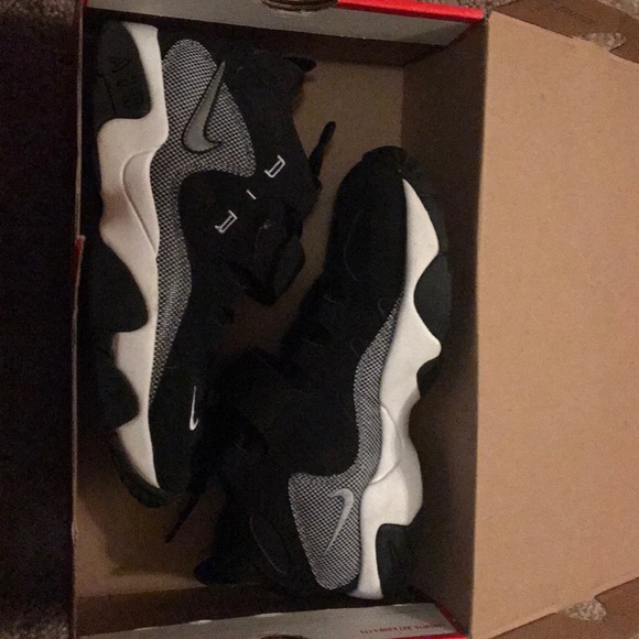 Nike Shoes - Nike air turf raider